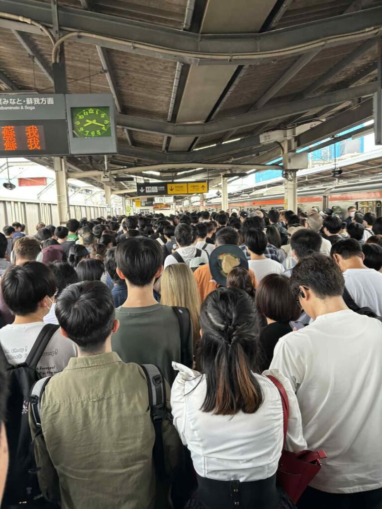บรรยากาศเมื่อเวลา 8.30 (ที่ญี่ปุ่น) ซึ่งวันนี้เป็นวันแรกของ Public Day งาน Tokyo Game Show