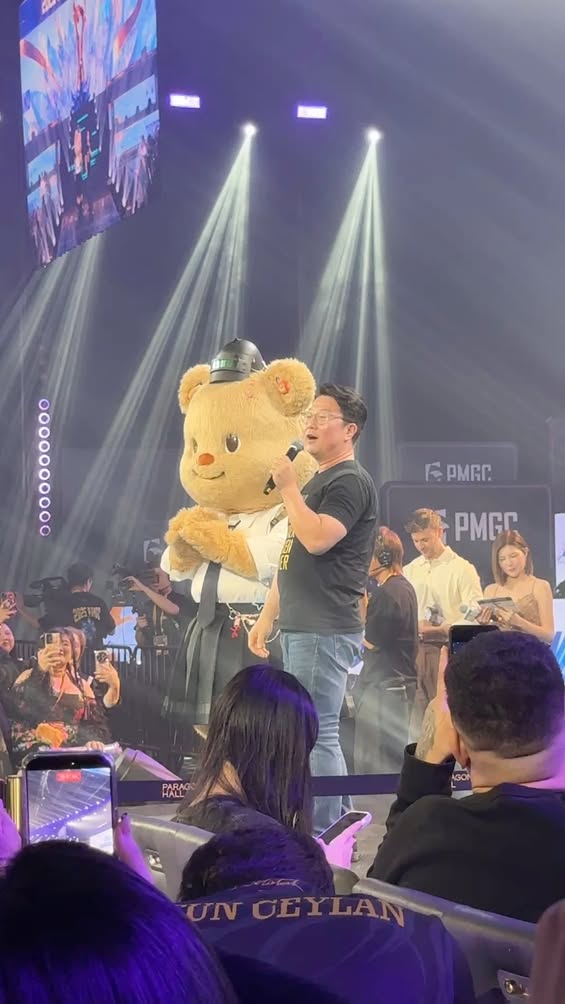 น้องได้ขึ้นเวทีด้วยยย